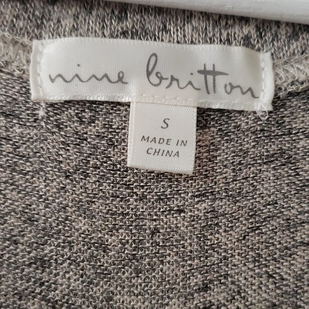 Sweater with knot tie in front - Picture 3 of 4